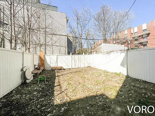 Rented by Voro, LLC | media 10