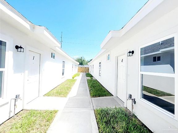 4th image of 2201 S Pamplona St APT 4