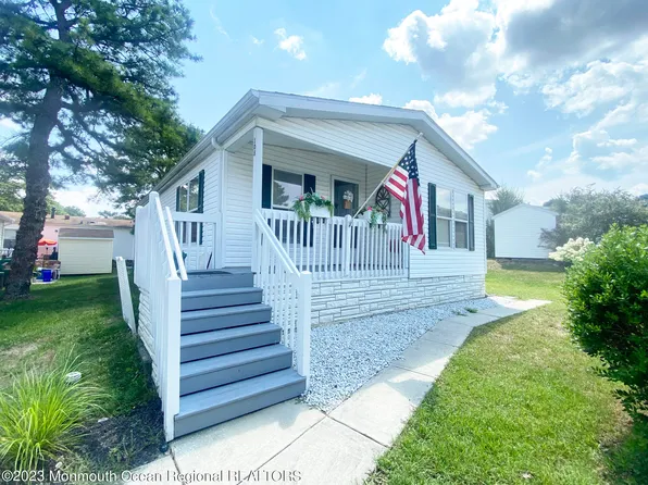 108 Briarwood Court, Whiting, NJ 08759