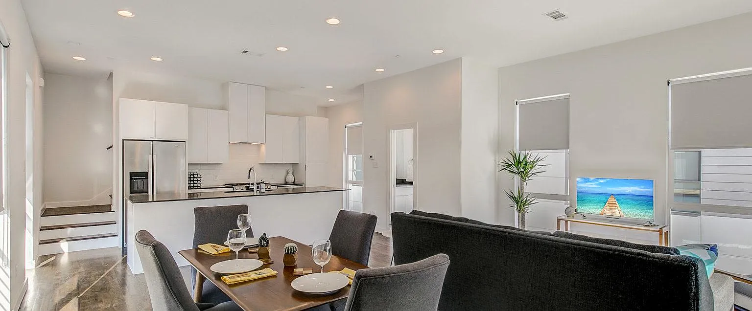 2 bed, 2.5 bath, 1444 sqft, $2,650 — Photo 3