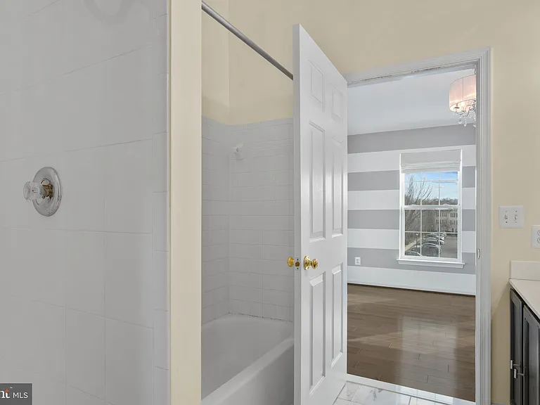4384 Sutler Hill Sq — Photo 34
