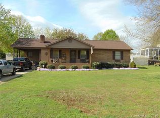 1766 Waterfalls Dr, Lincolnton, NC 28092