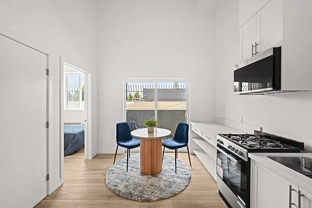 Studio, 263 sqft, $1,400 — Photo 2