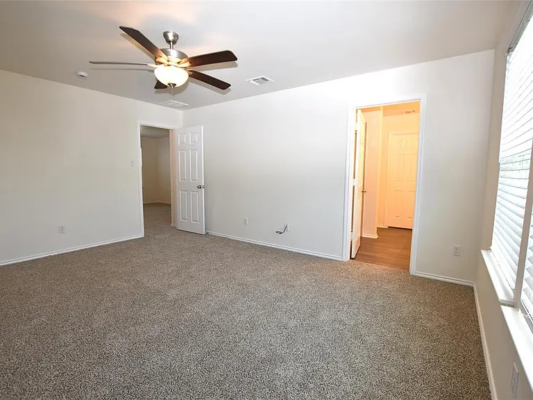 700 Bayberry Cir — Photo 13