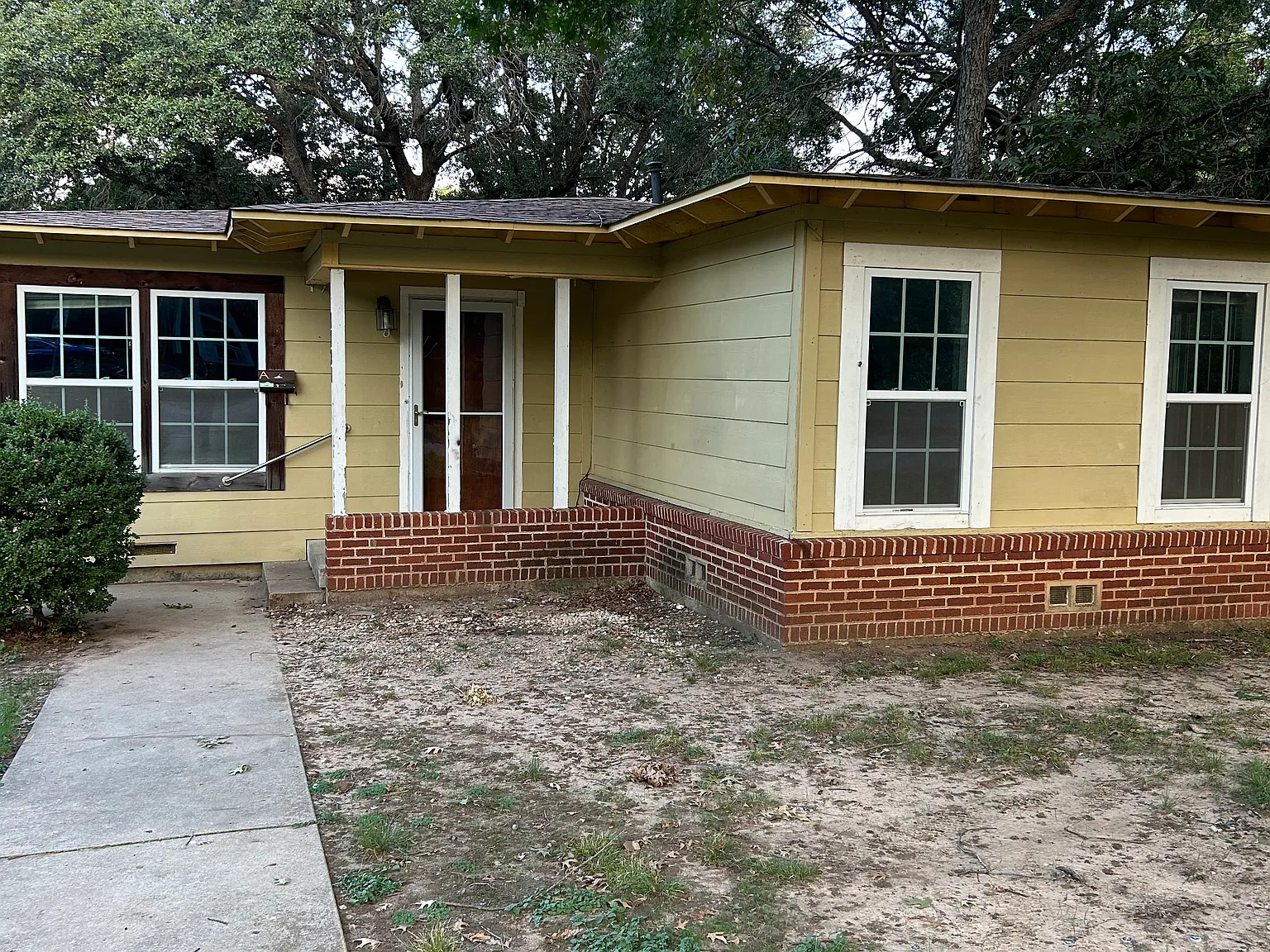 1721 Panhandle St — Photo 1