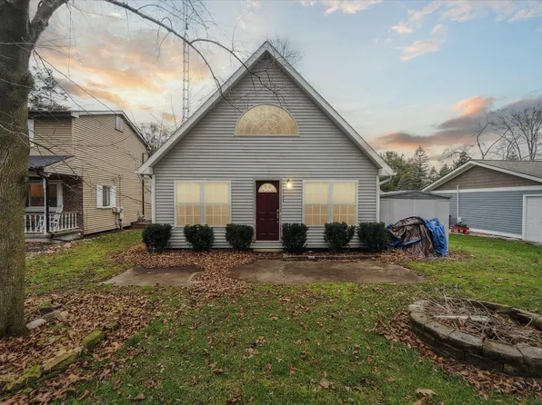 3750 Cordley Lake Rd, Pinckney, MI 48169