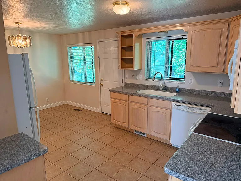 1173 N 150 E — Photo 4