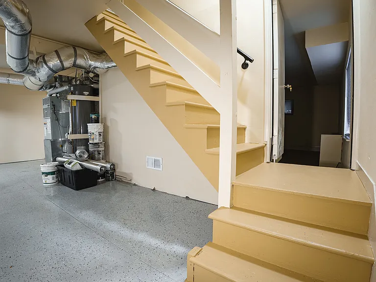 582 Euclid Ave #B — Photo 8