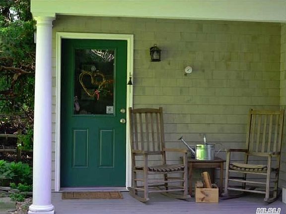 2nd image of 1075 Victoria Dr