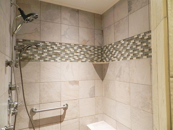 4th image of 102 Shalom Dr