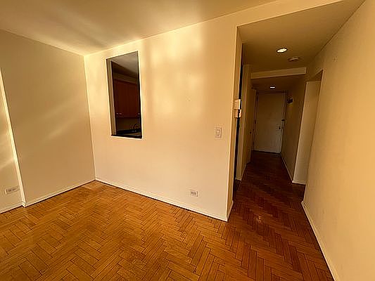 5th image of 160 W 66th St APT 22E