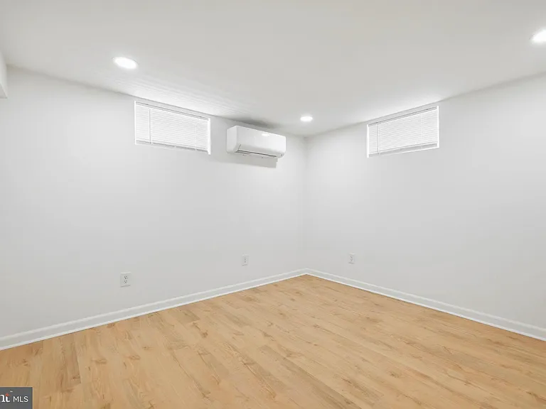 414 Madison Ct SE — Photo 19