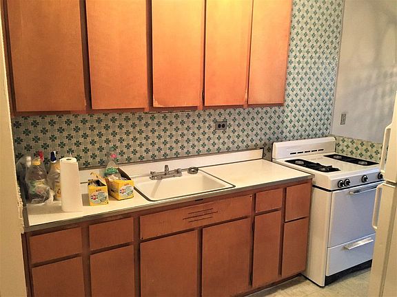 2nd image of 2915 W 5th St APT 4D