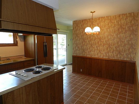3rd image of 2350 W Evergreen Dr