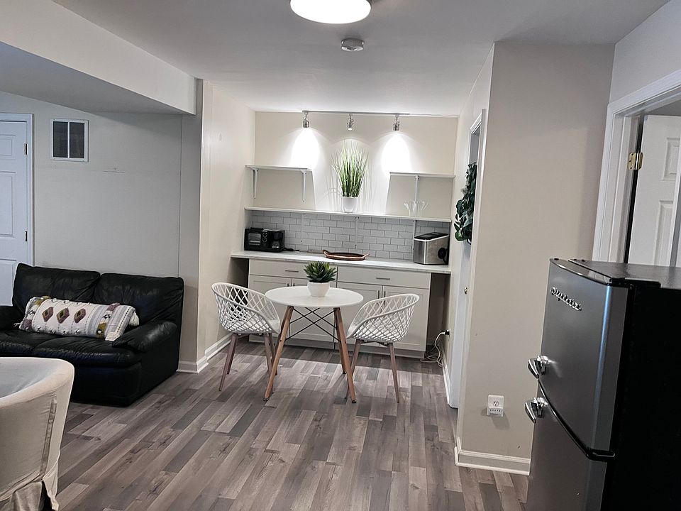 1st image of 20254 Sprucegrove Sq