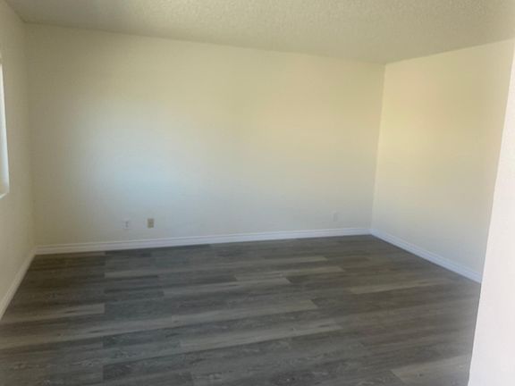 4th image of 12924 Roselle Ave #2