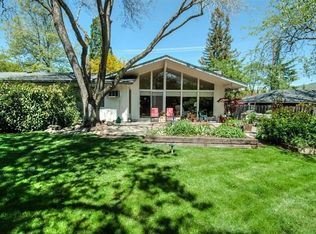 2956 Hillcrest Rd, Medford, OR 97504