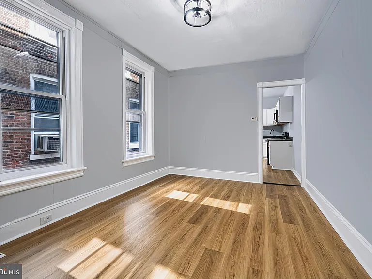 309 Academy St — Photo 9