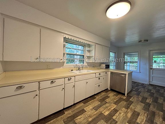 4th image of 933 Westfall Ave