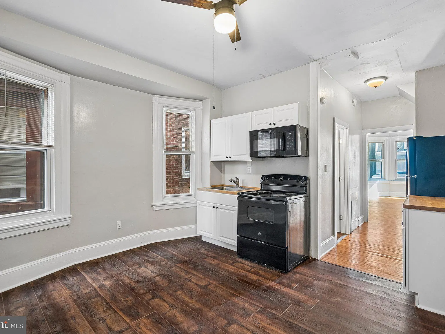 2 bed, 1.0 bath, 880 sqft, $1,300 — Photo 4