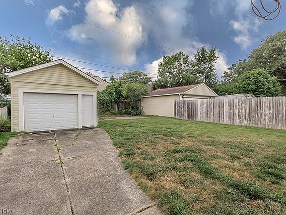 5th image of 3411 Stanfield Dr