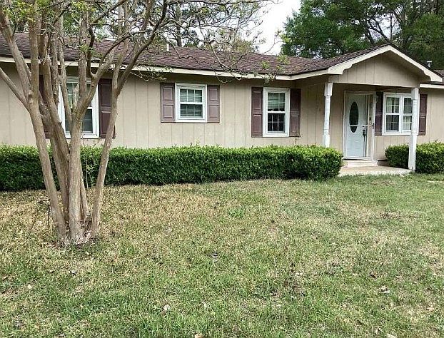 1st image of 11 Grant Ln