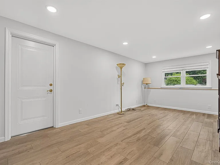 234 Betsy Ross Dr — Photo 36