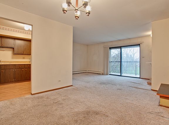 3rd image of 831 S Dwyer Ave APT F