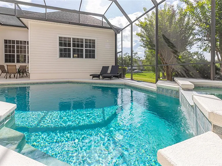 216 Eastpark Dr — Photo 6