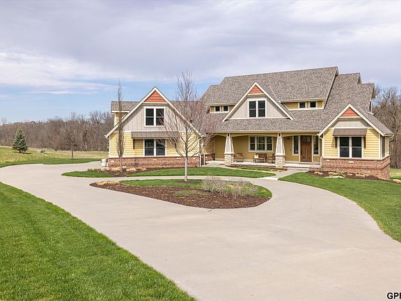 2nd image of 10208 Cottonwood Creek Blvd