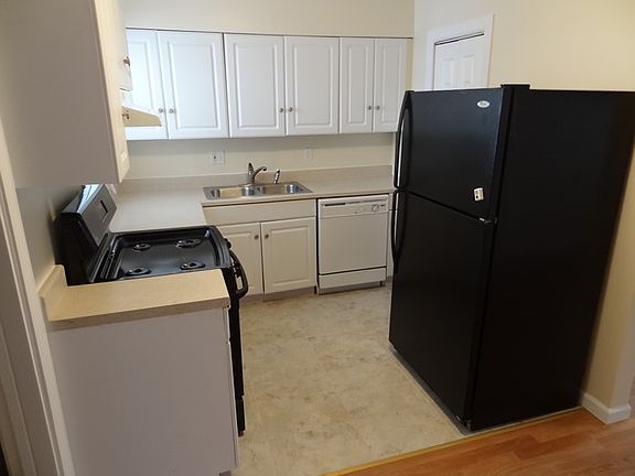 3rd image of 3618 Long Dr