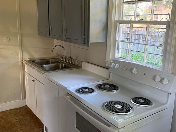 2nd image of 229 Telfair St Unit C