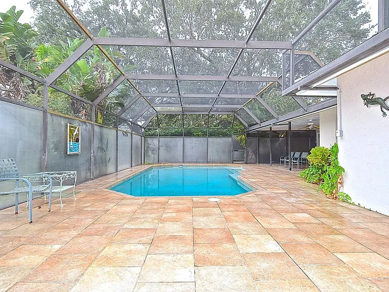 1876 Riviera Cir — Photo 19