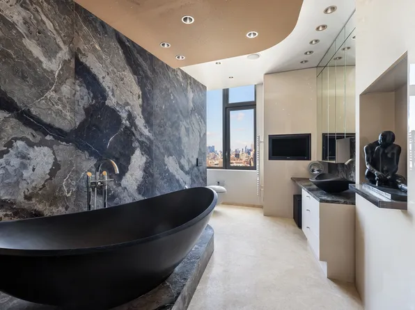 100 Jay Street image 12 of 23