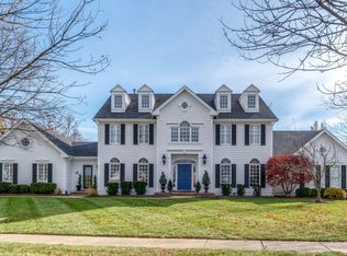 1044 Bristol Manor Dr, Ballwin, MO 63011