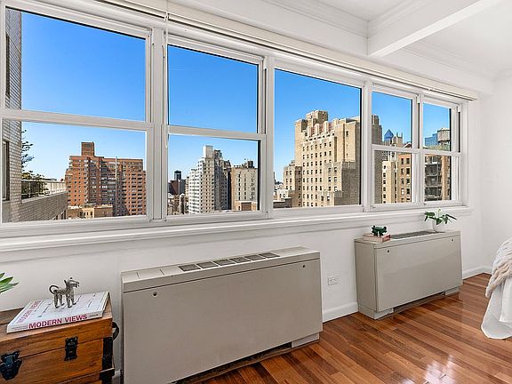 3rd image of 101 W 12th St APT 15A