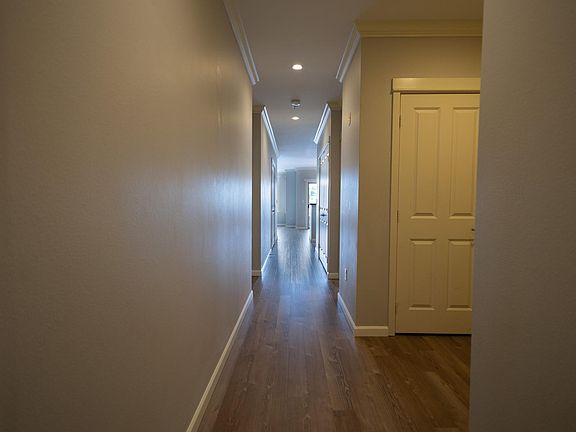 5th image of 900 Aurora Ave N APT 505