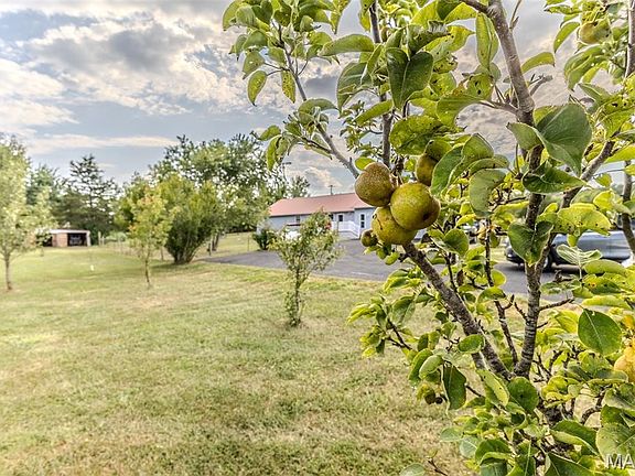 4th image of 22948 Gardner Rd