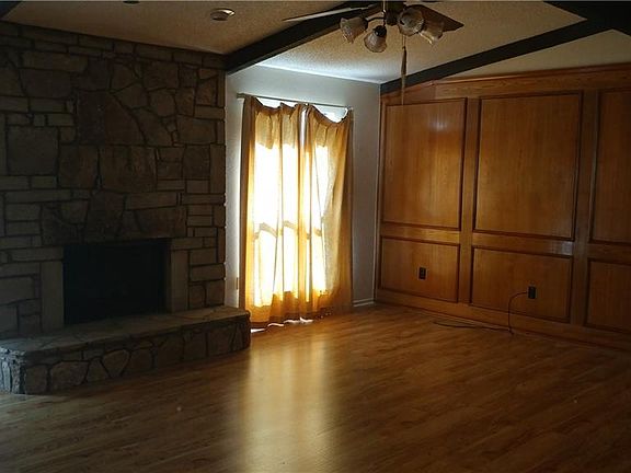 2nd image of 936 W Embercrest Dr