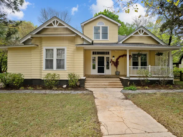 802 N Poplar St, Aberdeen, NC 28315