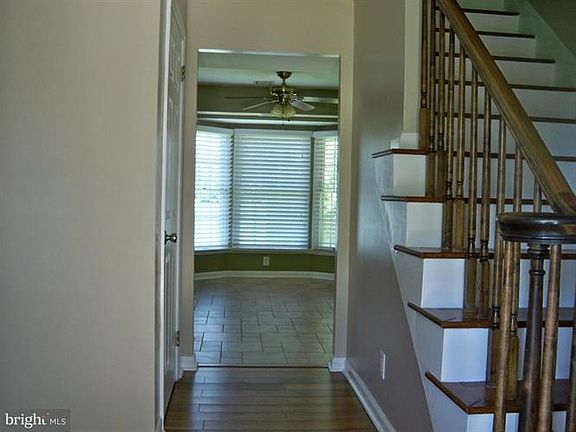 4th image of 1 Danbury Ct
