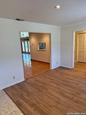 3 bed, 2.0 bath, 1911 sqft, $2,500 — Photo 3