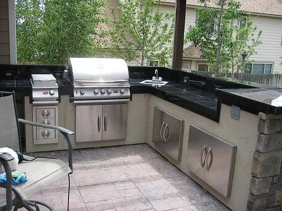 Outdoor Kitchen