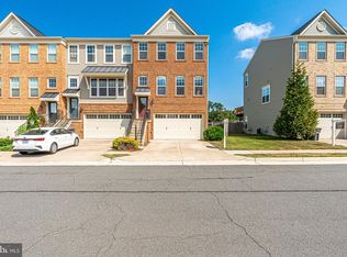 43472 Hopestone Ter, Chantilly, VA 20152