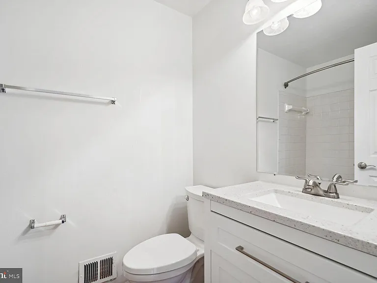 4138 Meadow Field Ct — Photo 16