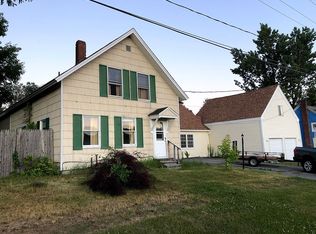72 Royal St, Winthrop, ME 04364