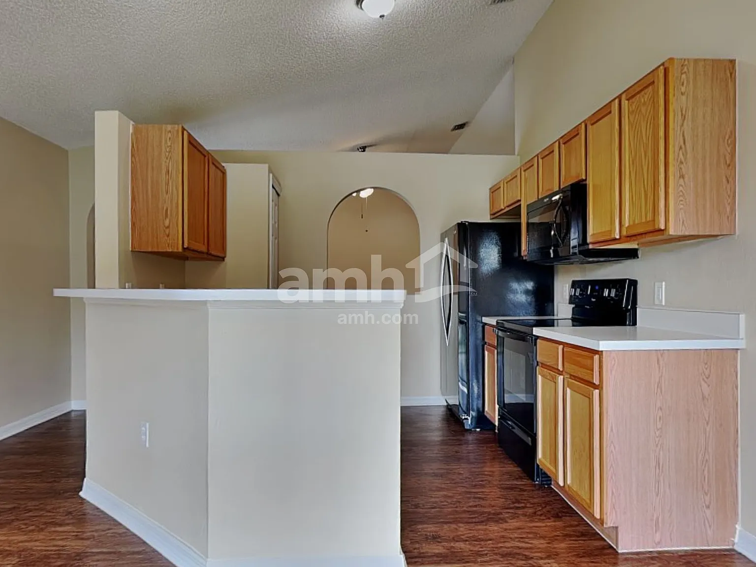 3 bed, 2.0 bath, 1292 sqft, $1,990 — Photo 3