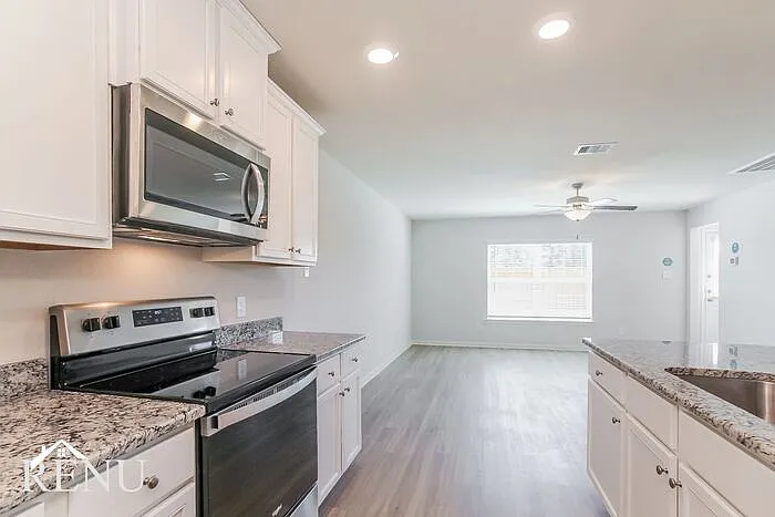 3 bed, 2.0 bath, 1414 sqft, $1,655 — Photo 3