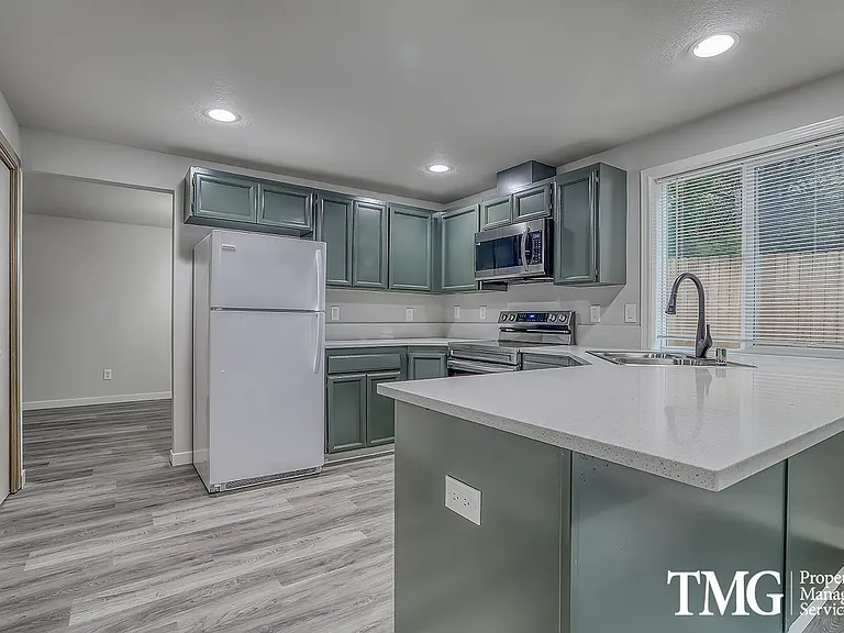 3708 NE 98th St — Photo 9