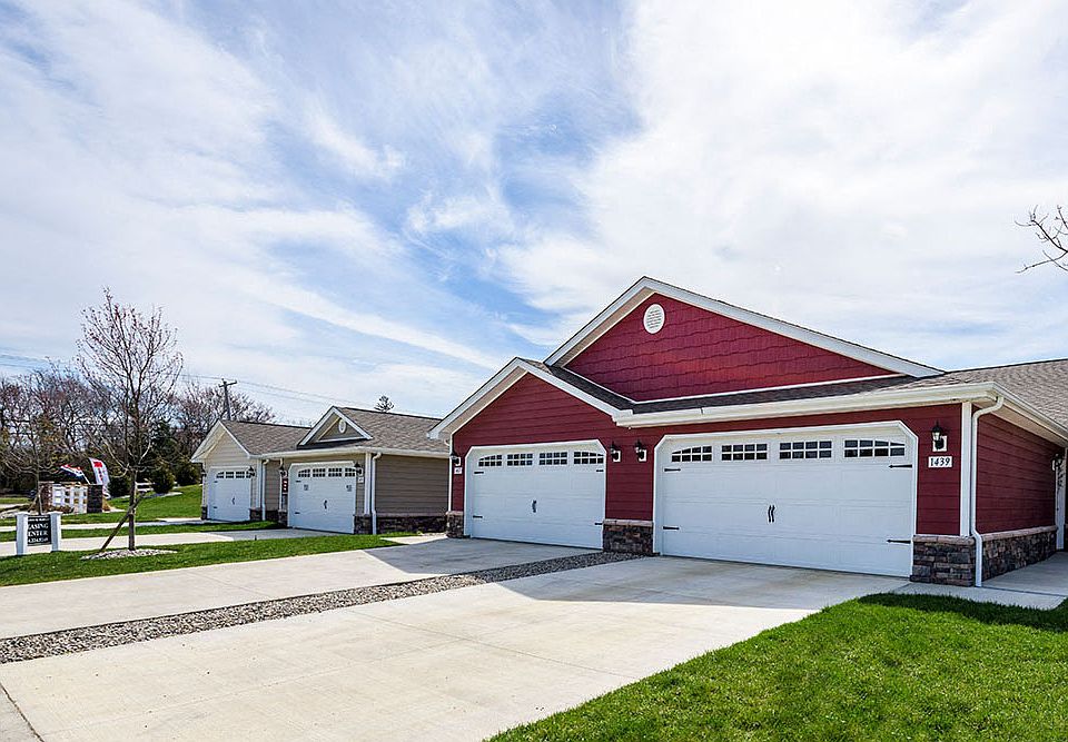 Apartments with Attached Garages, in a Real Neighborhood